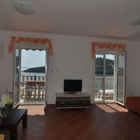 Marina- Beachfront, Sea View And Free Parking Appartement *