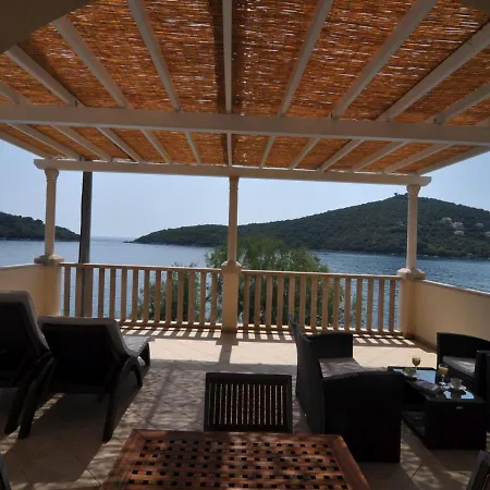 Appartement Marina- Beachfront, Sea View And Free Parking