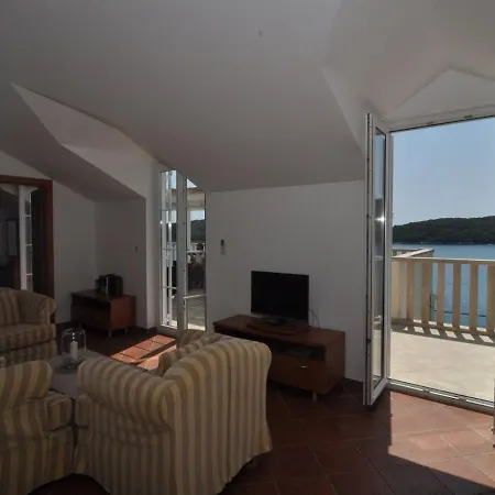 Appartement Marina- Beachfront, Sea View And Free Parking *