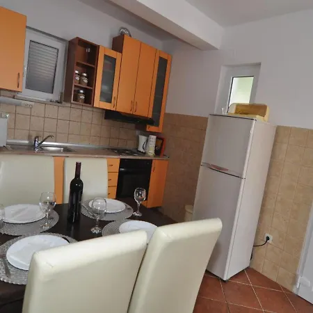 Marina- Beachfront, Sea View And Free Parking *