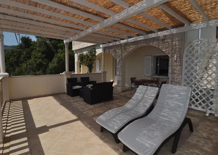 Marina- Beachfront, Sea View And Free Parking