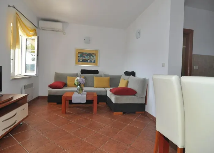 Διαμέρισμα Marina- Beachfront, Sea View And Free Parking Molunat