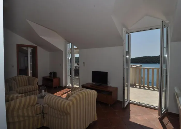 Διαμέρισμα Marina- Beachfront, Sea View And Free Parking *