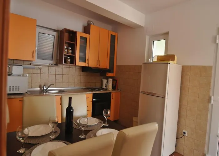 Marina- Beachfront, Sea View And Free Parking *