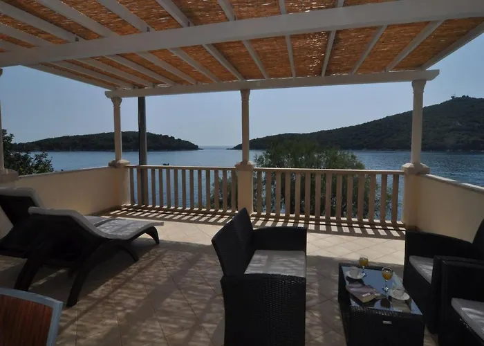 Marina- Beachfront, Sea View And Free Parking *