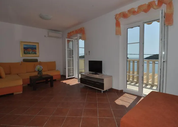 Διαμέρισμα Marina- Beachfront, Sea View And Free Parking Molunat