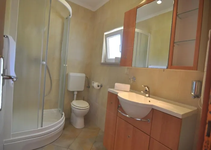 Marina- Beachfront, Sea View And Free Parking