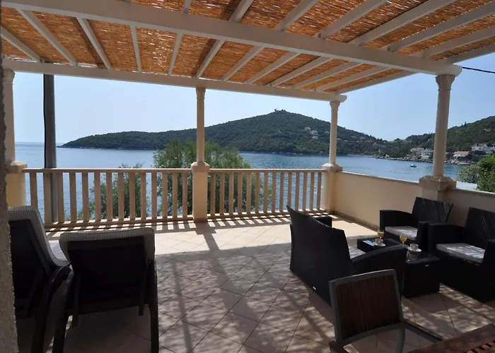 Marina- Beachfront, Sea View And Free Parking Molunat