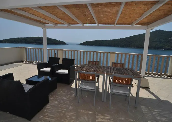 Marina- Beachfront, Sea View And Free Parking Διαμέρισμα