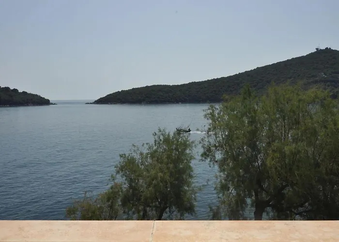 Marina- Beachfront, Sea View And Free Parking Διαμέρισμα