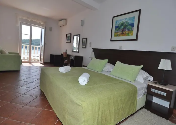 Marina- Beachfront, Sea View And Free Parking *