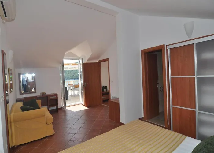 Διαμέρισμα Marina- Beachfront, Sea View And Free Parking Molunat