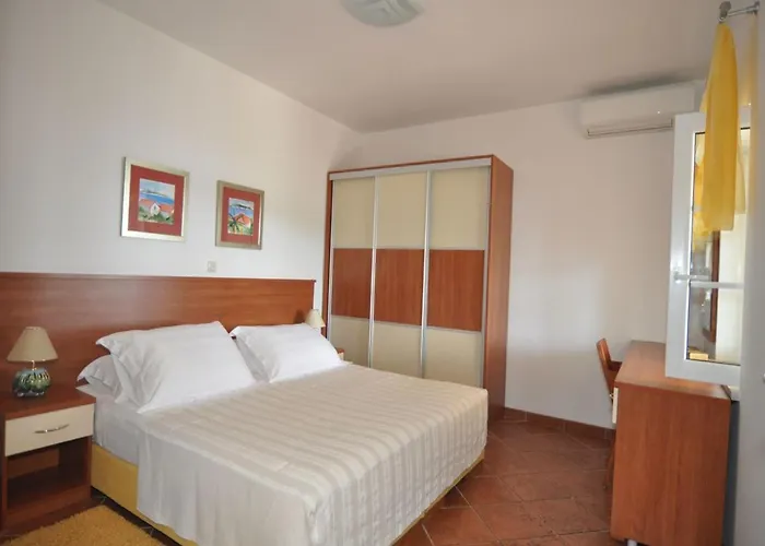 Marina- Beachfront, Sea View And Free Parking *