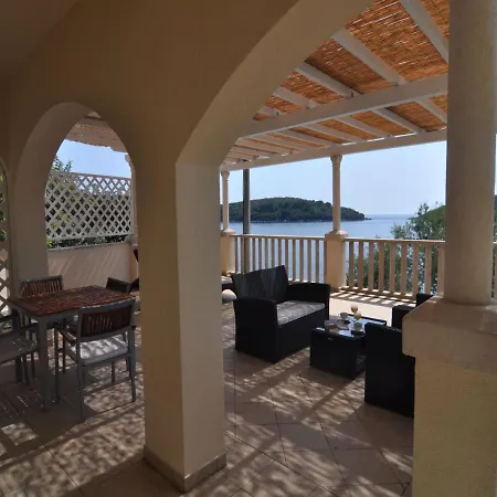 Marina- Beachfront, Sea View And Free Parking