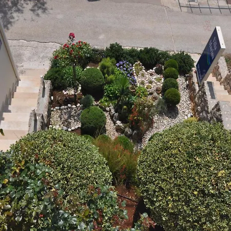 Marina- Beachfront, Sea View And Free Parking Appartement Molunat