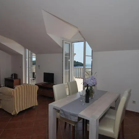 Appartement Marina- Beachfront, Sea View And Free Parking Molunat