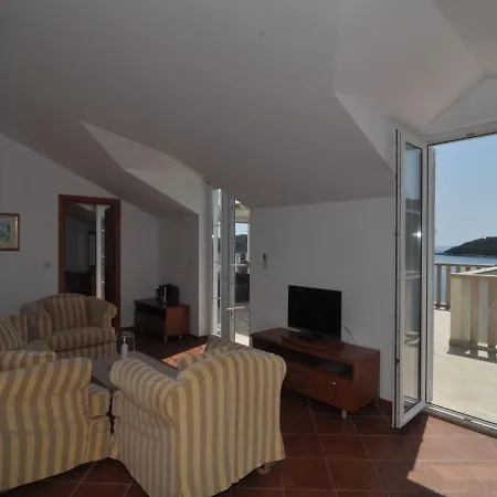 Apartment Marina- Beachfront, Sea View And Free Parking *
