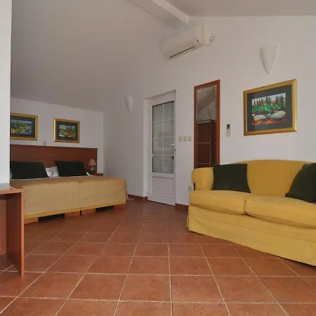 Marina- Beachfront, Sea View And Free Parking *