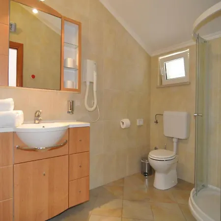 Appartement Marina- Beachfront, Sea View And Free Parking