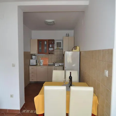 Marina- Beachfront, Sea View And Free Parking דירה