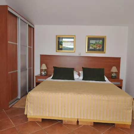 Marina- Beachfront, Sea View And Free Parking * Molunat