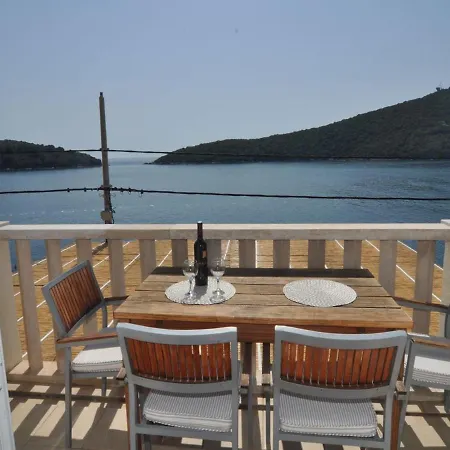 דירה Marina- Beachfront, Sea View And Free Parking