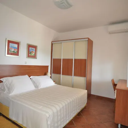 Marina- Beachfront, Sea View And Free Parking *