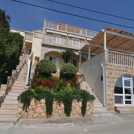 Marina- Beachfront, Sea View And Free Parking Appartement Molunat